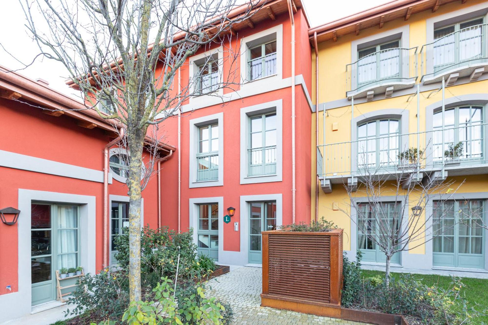 Modern Apartment In Milan With Balcony Exterior foto